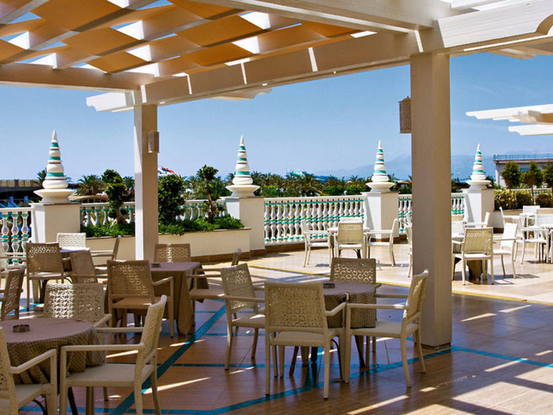Royal Holiday Palace