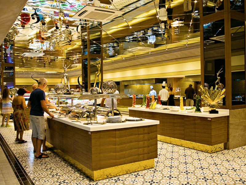 Royal Holiday Palace