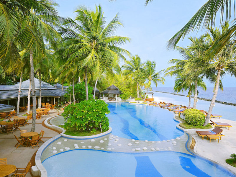Royal Island Resort & Spa