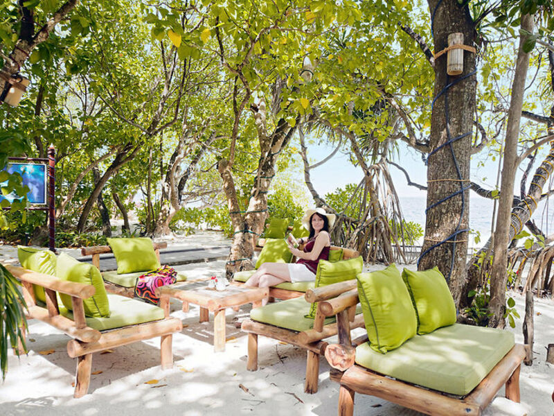 Royal Island Resort & Spa