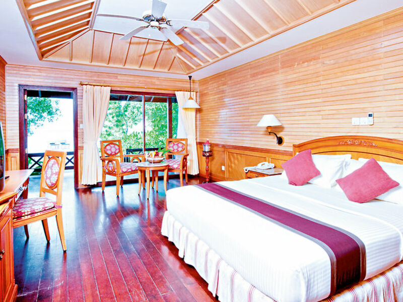 Royal Island Resort & Spa