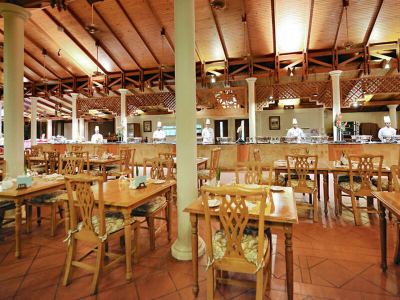Royal Island Resort & Spa