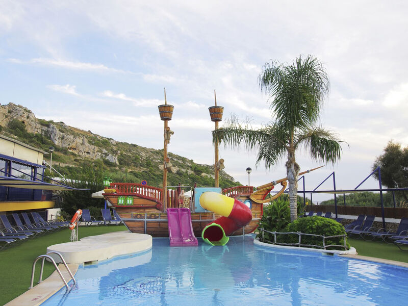 Royal Son Bou Family Club