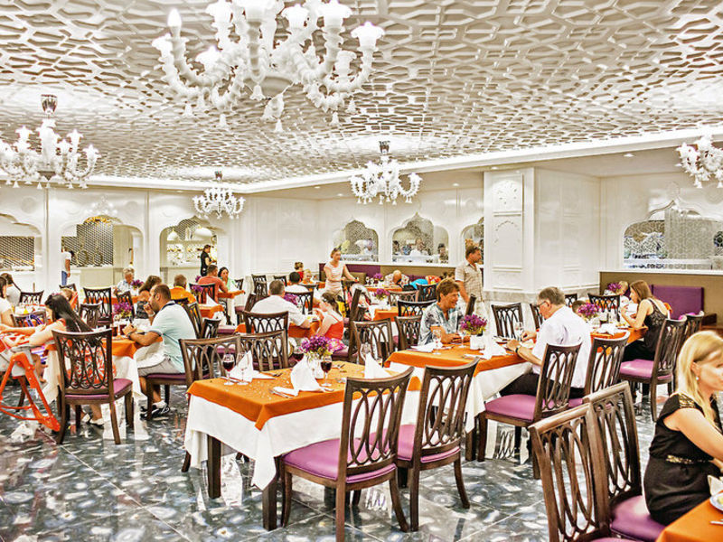 Royal Taj Mahal