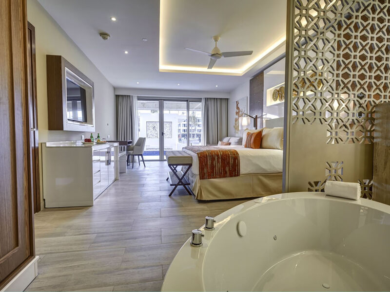 Royalton Bavaro Resort &Amp; Spa