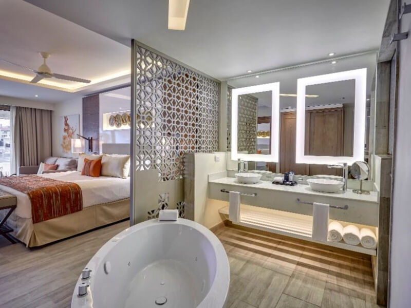 Royalton Bavaro Resort &Amp; Spa