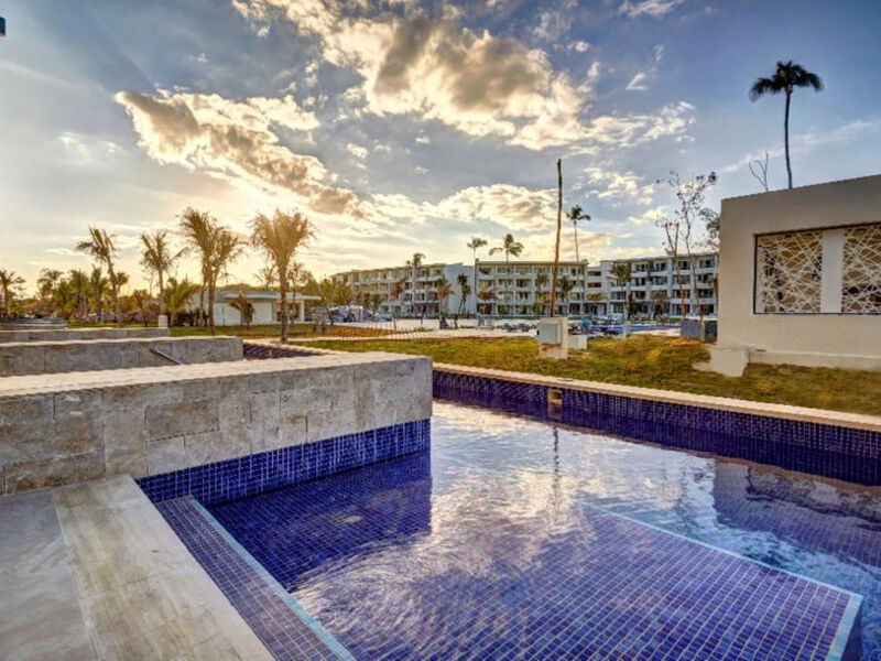 Royalton Bavaro Resort &Amp; Spa