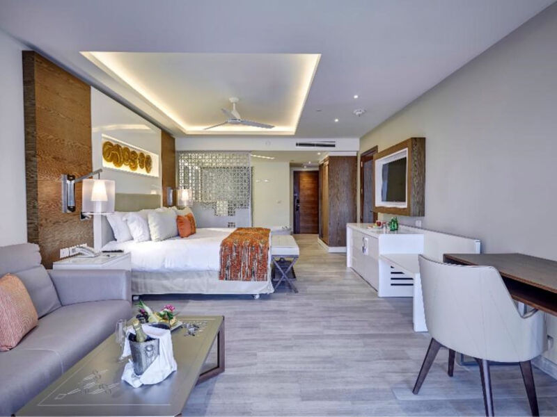 Royalton Bavaro Resort &Amp; Spa