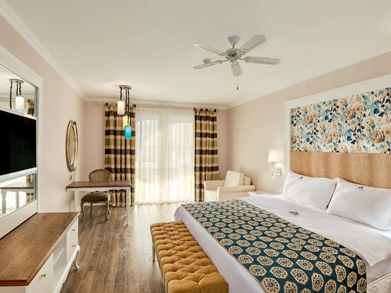 Rubi Platinum Spa Res. & Suites