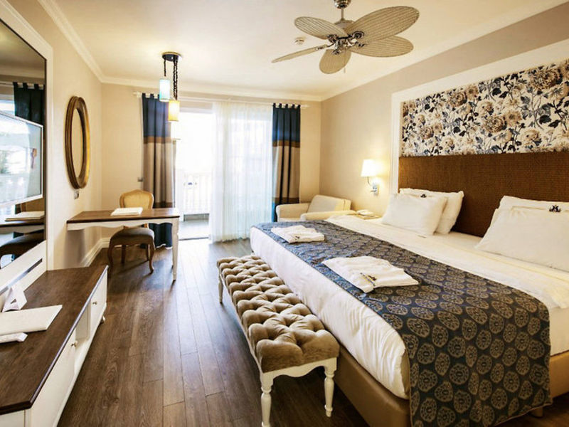 Rubi Platinum Spa Res. & Suites