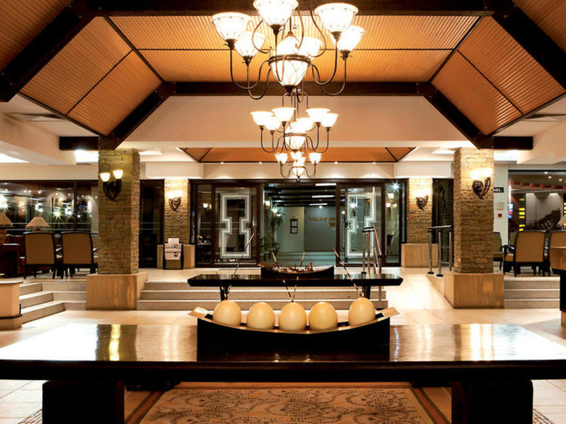 Safari Court Hotel
