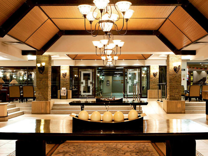 Safari Court Hotel