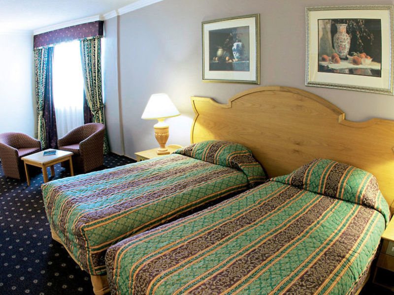 Safari Court Hotel