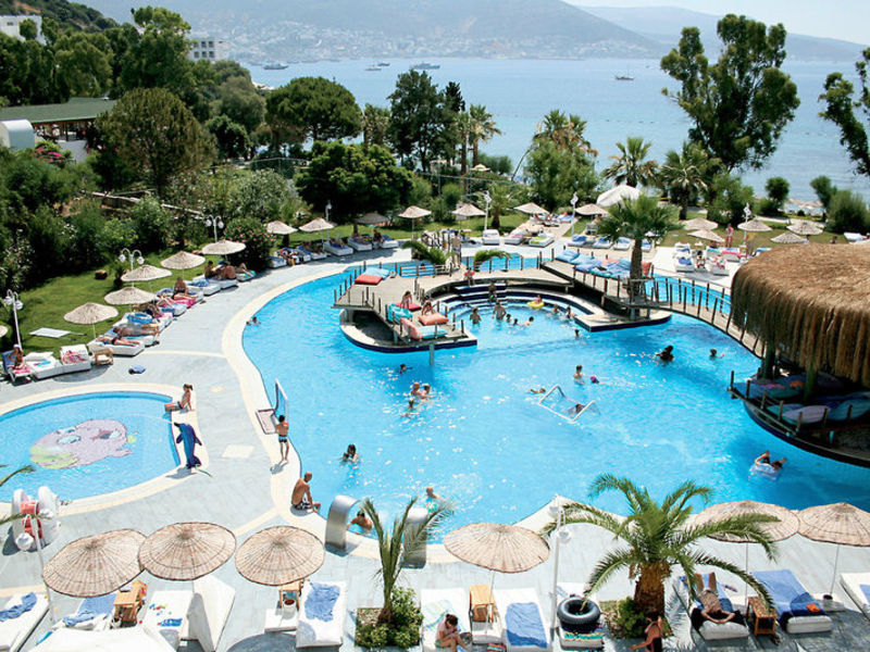 Salmakis Beach Resort & S