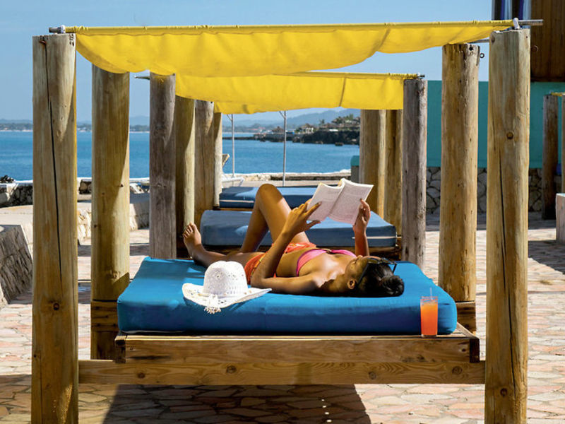 Samsara Cliff Resort KS