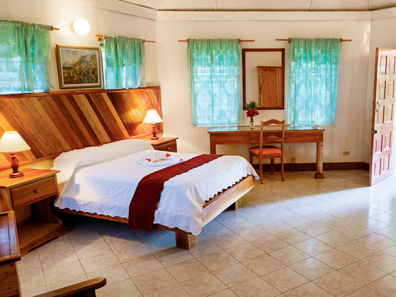 Samsara Cliff Resort KS