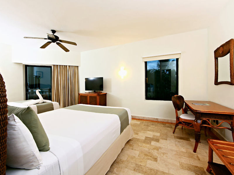 Sandos Caracol Eco Resort