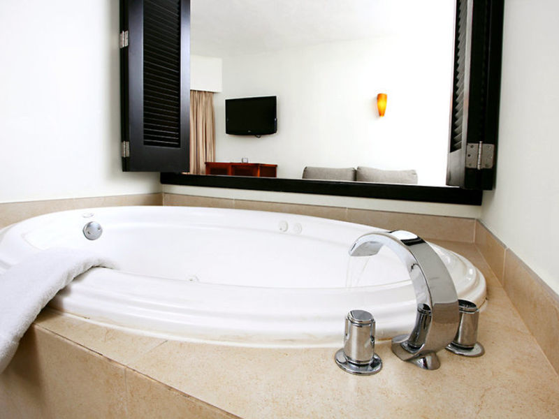 Sandos Caracol Select Club