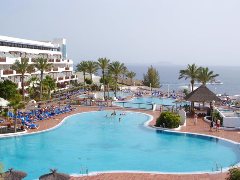 Sandos Papagayo Beach Resort