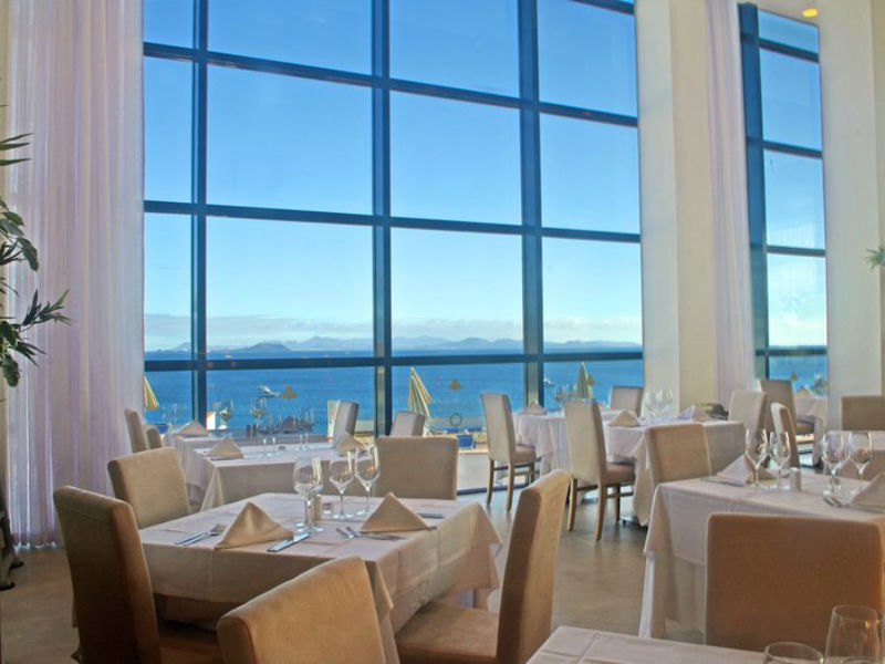 Sandos Papagayo Beach Resort