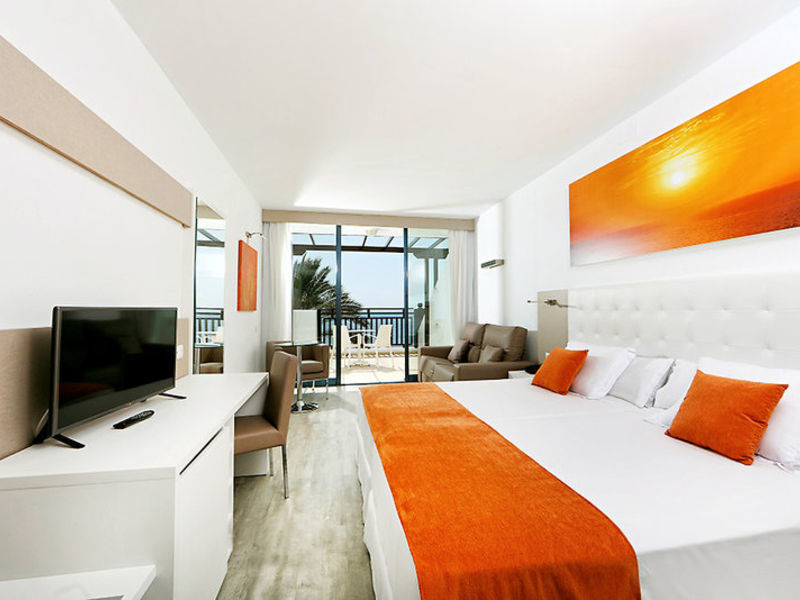 Sandos Papagayo Beach Resort