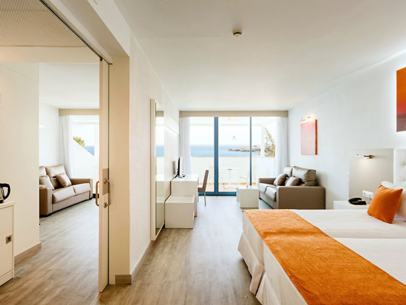 Sandos Papagayo Beach Resort