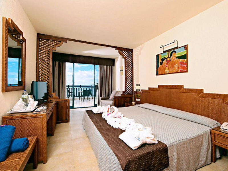 Sandos Papagayo Beach Resort