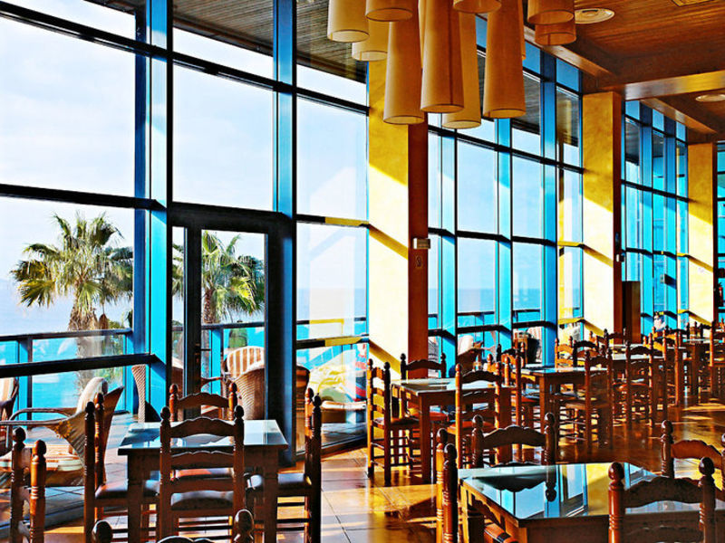 Sandos Papagayo Beach Resort
