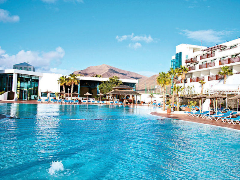 Sandos Papagayo Beach Resort