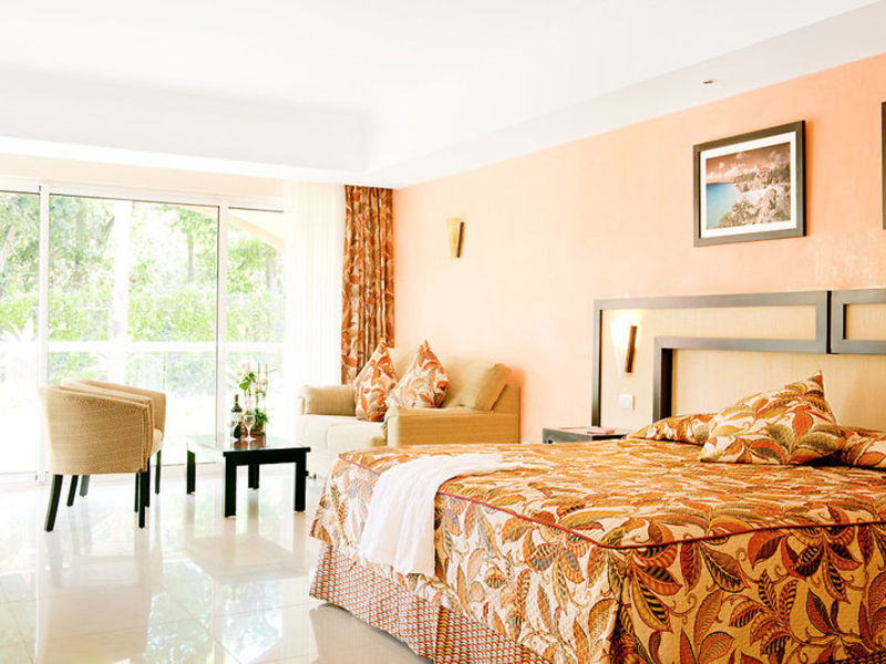 Sandos Playacar Beach Resort