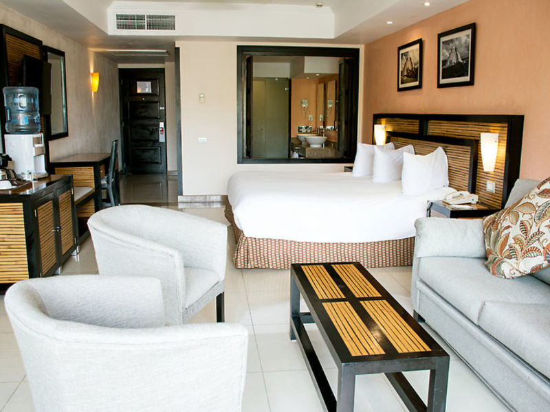 Sandos Playacar Beach Resort