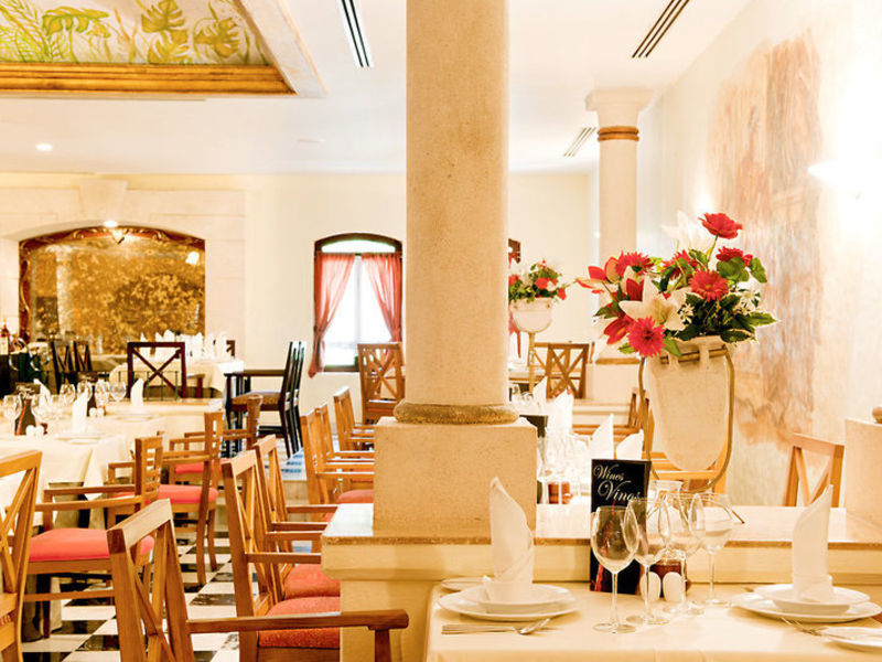 Sandos Playacar Beach Resort