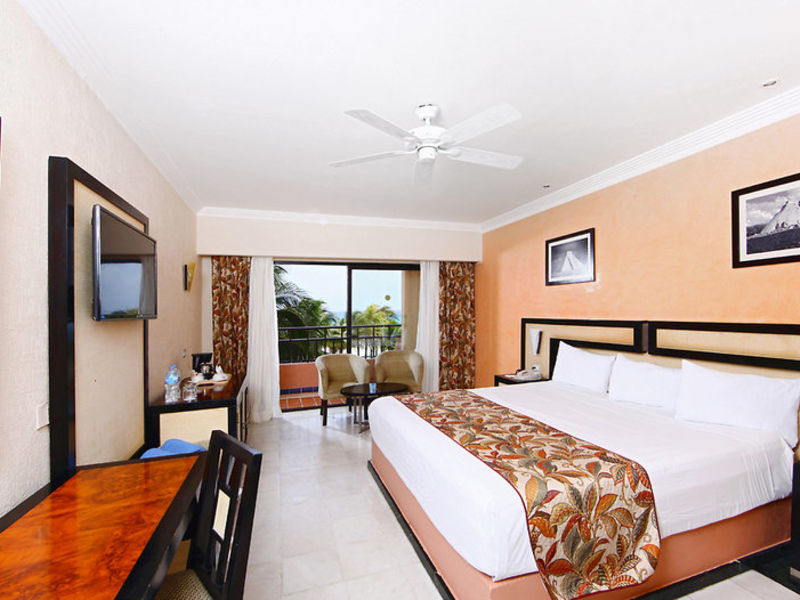 Sandos Playacar Beach Rsrt HH