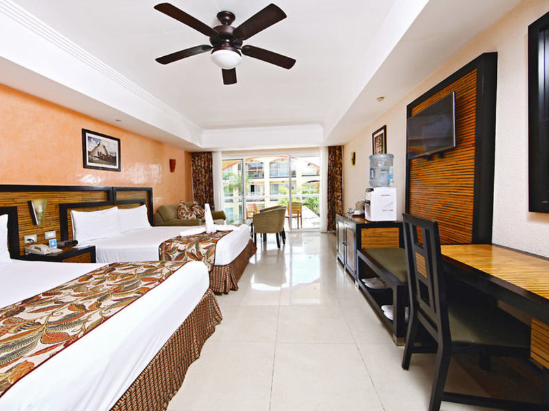 Sandos Playacar Beach & Spa