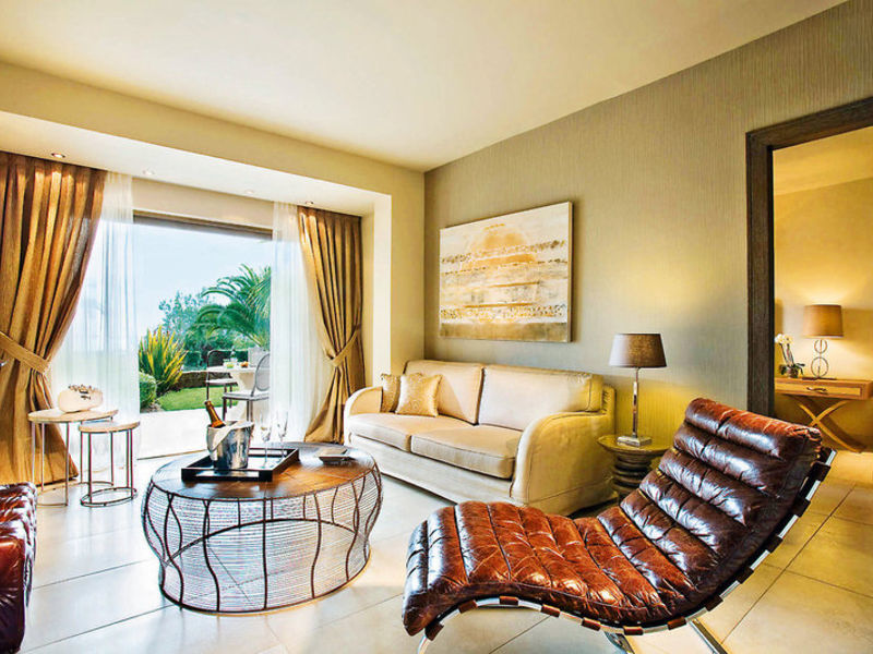 Sani Asterias Suites