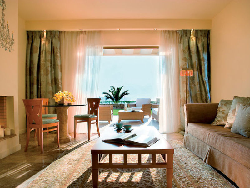 Sani Asterias Suites