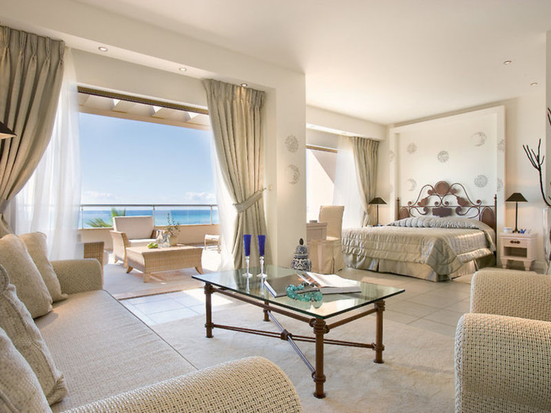Sani Asterias Suites