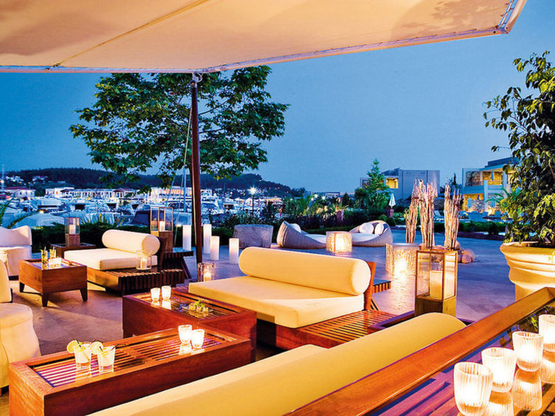 Sani Asterias Suites