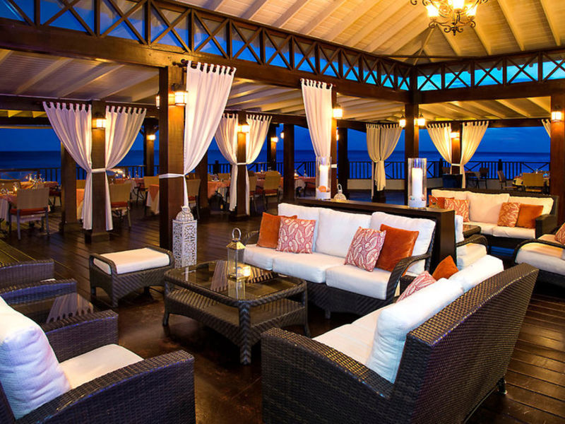 Sea Breeze Beach Hotel