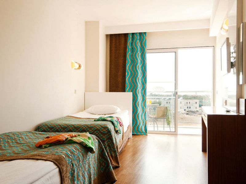 Sea World Resort & Spa