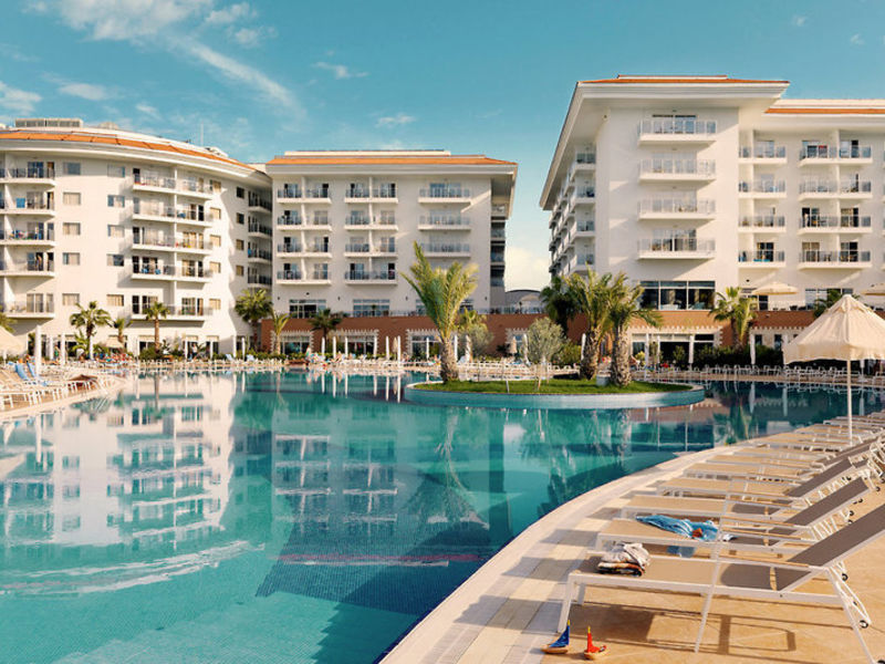 Sea World Resort & Spa