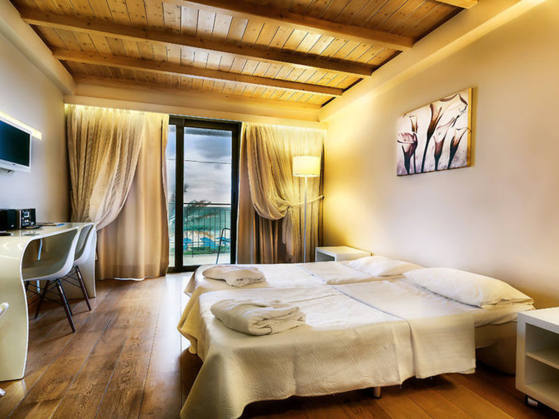 SENTIDO Aegean Pearl