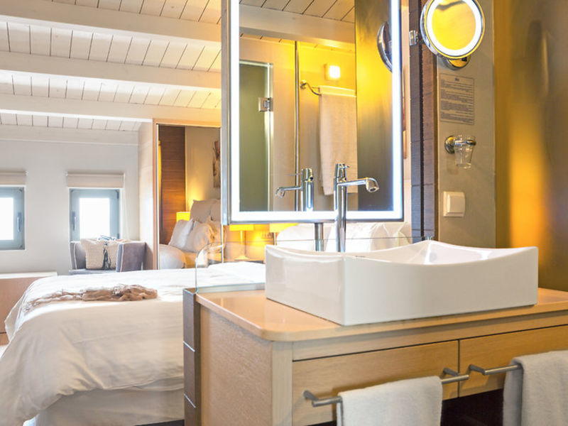 SENTIDO Aegean Pearl