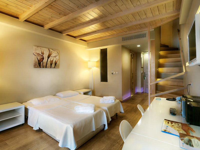 SENTIDO Aegean Pearl