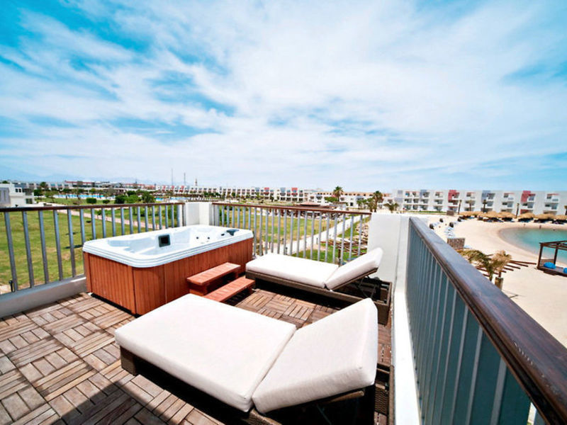 SENTIDO Crystal Bay Resor