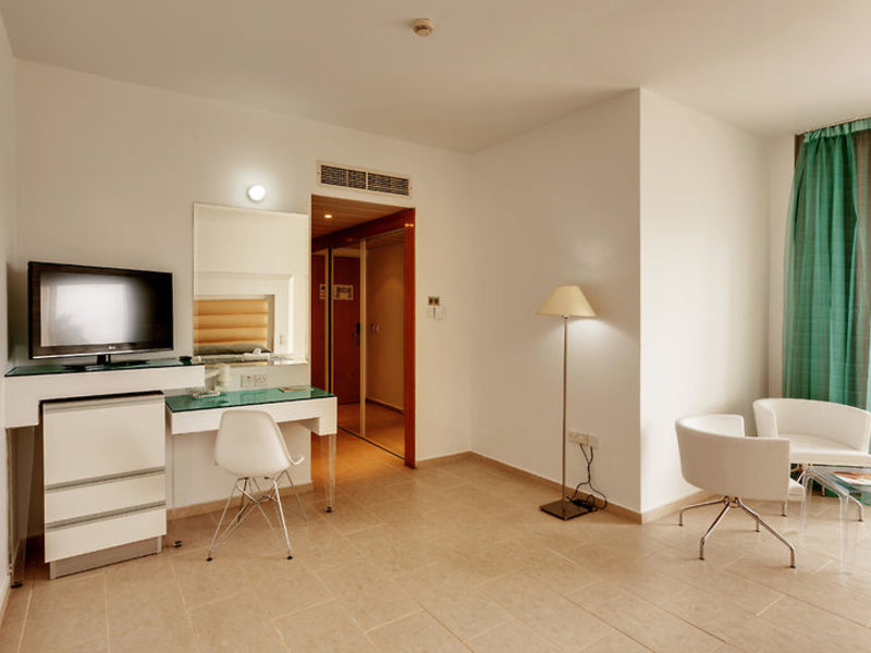 SENTIDO Cypria Bay
