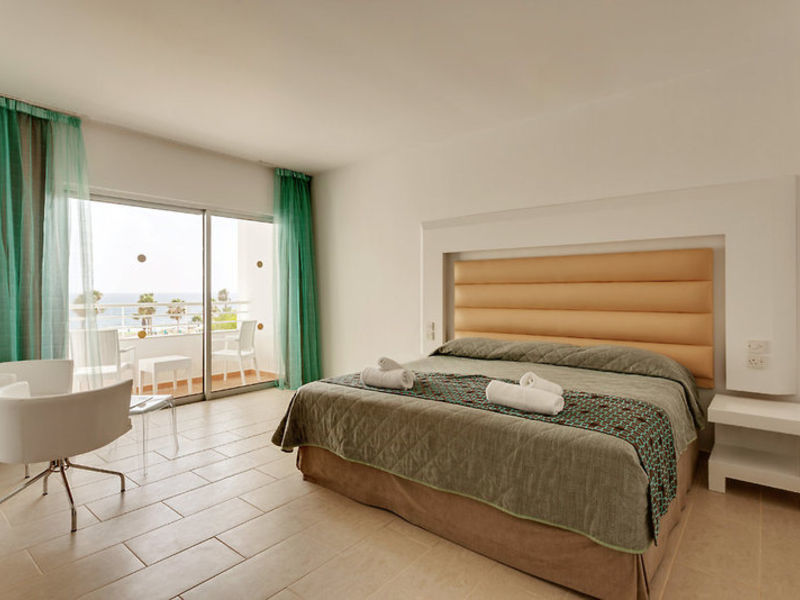 SENTIDO Cypria Bay