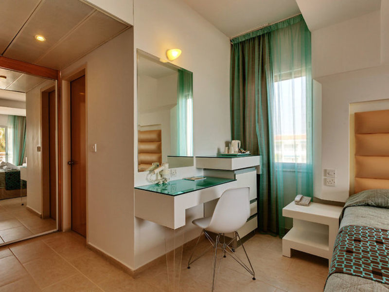 SENTIDO Cypria Bay