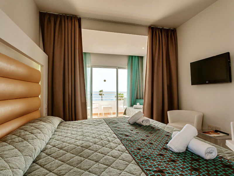 SENTIDO Cypria Bay