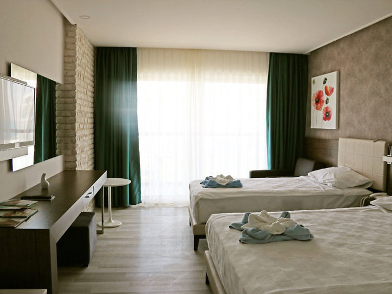 SENTIDO Gold Island